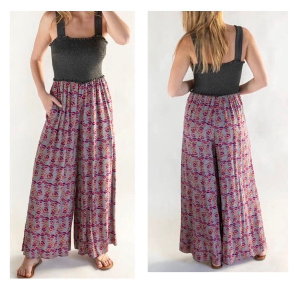 Natural Life Sedona Jumpsuit Gray Floral Medium Smocked Pockets Wide Leg NEW